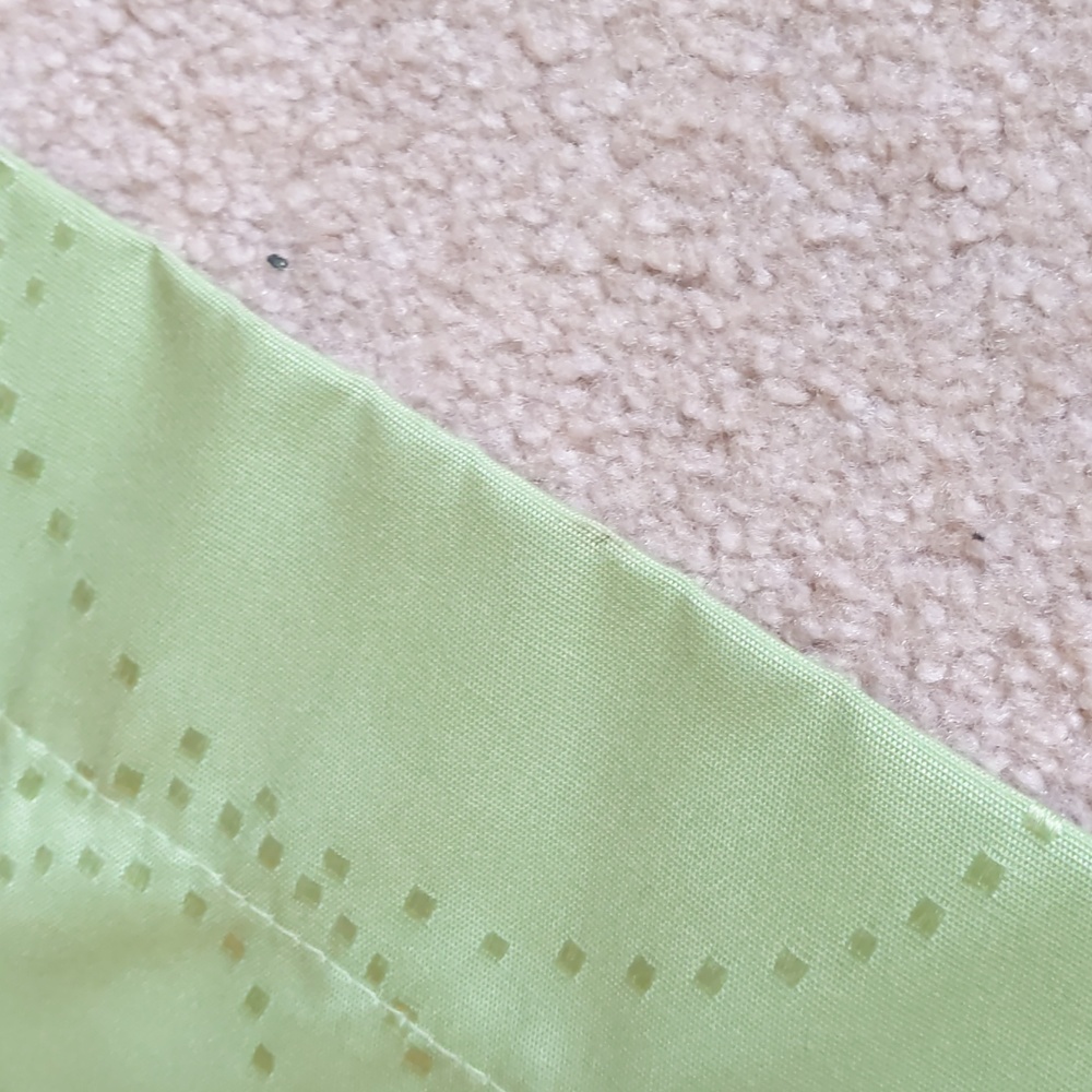 Green black out curtains/panels - Picture 3 of 8